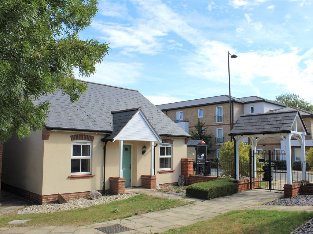2 bed bungalow for sale in Sunwood Drive, SherfieldOnLoddon, Hook