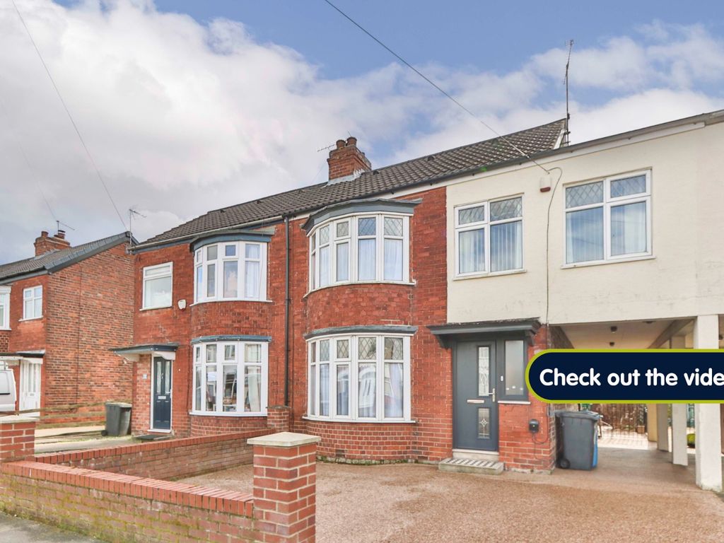 4 bed semidetached house for sale in Silverdale Road, Hull, East