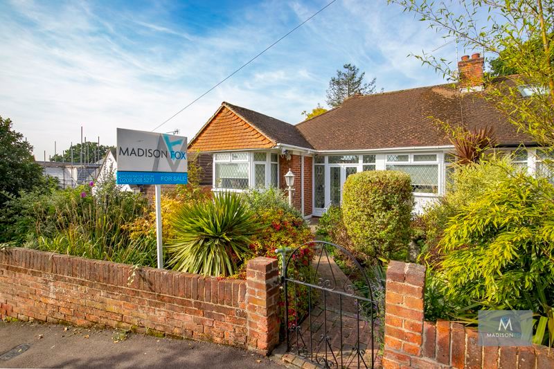 3 bed semidetached bungalow for sale in Bracken Drive, Chigwell IG7