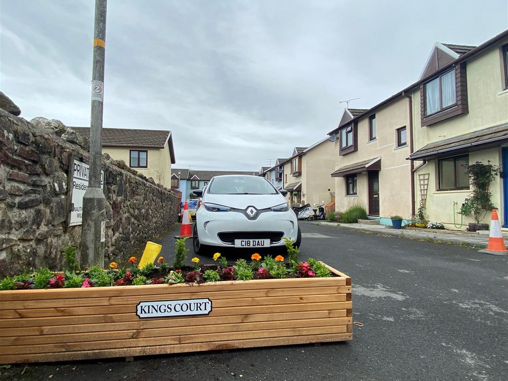 2 bed property to rent in Kings Court, Narberth SA67 Zoopla