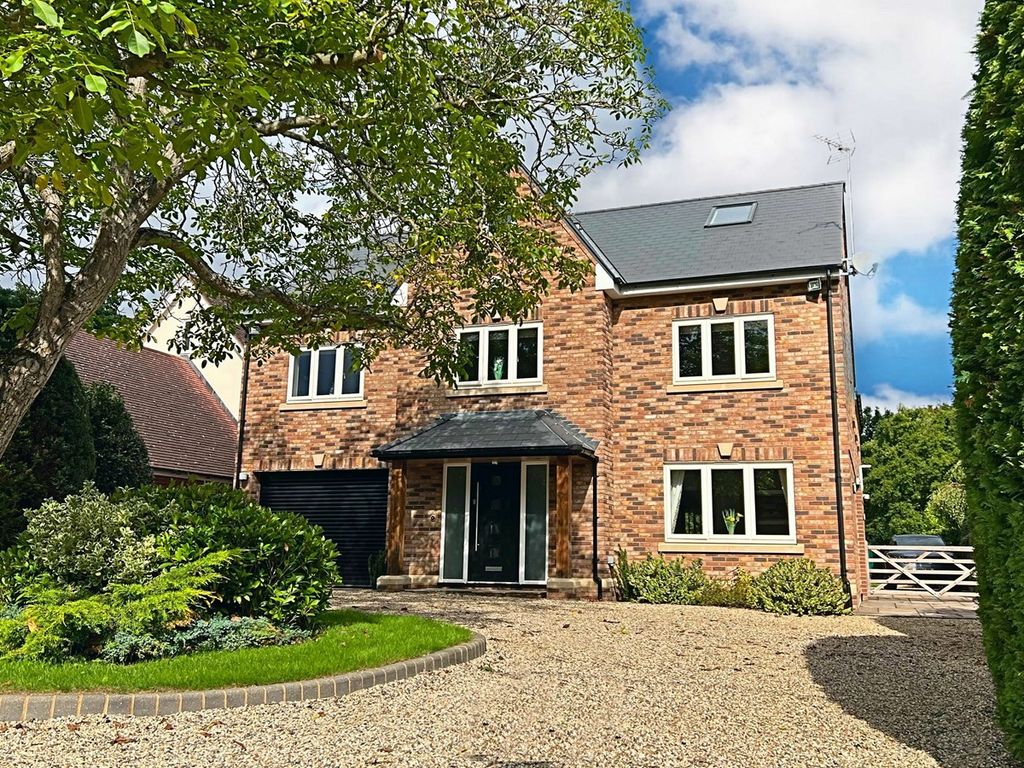 5 bed detached house for sale in Chelmsford Road, Hatfield Heath