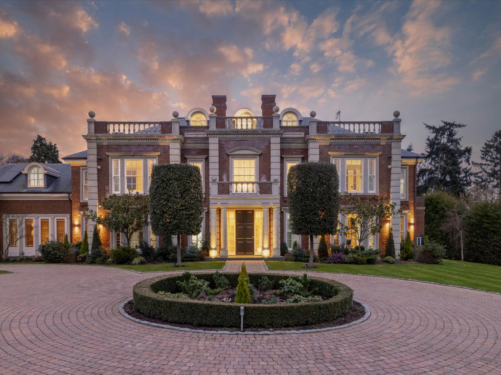 6 bed detached house for sale in Stokesheath Road, Oxshott, Leatherhead