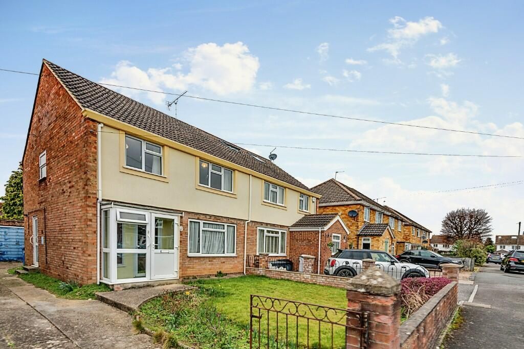 3 bed semidetached house for sale in Ray Lea Close, Maidenhead SL6