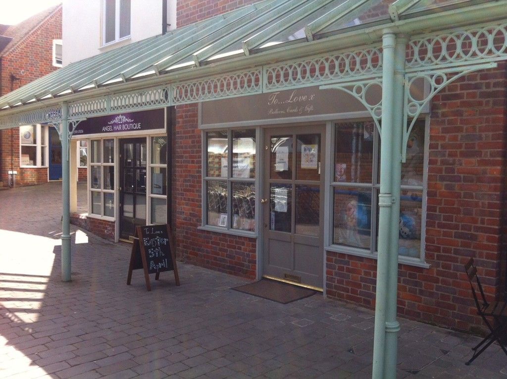 Retail premises to let in Angel Courtyard, High Street, Lymington SO41