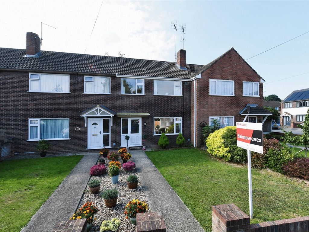 3 bed terraced house for sale in Queenswood Avenue, Hutton, Brentwood