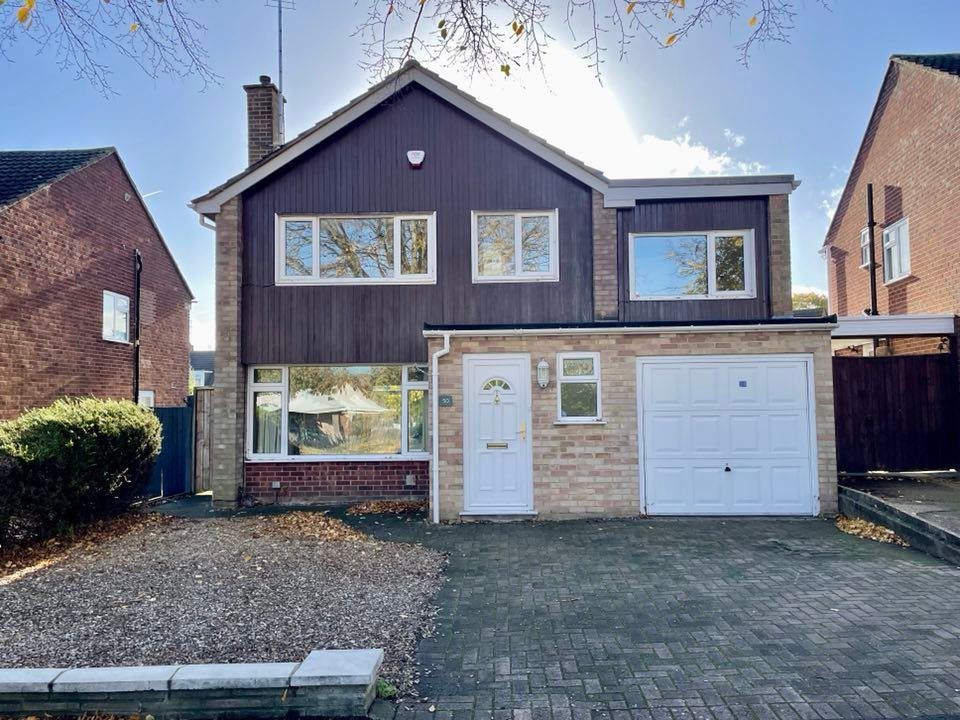 Robert Burns Avenue, Cheltenham GL51  