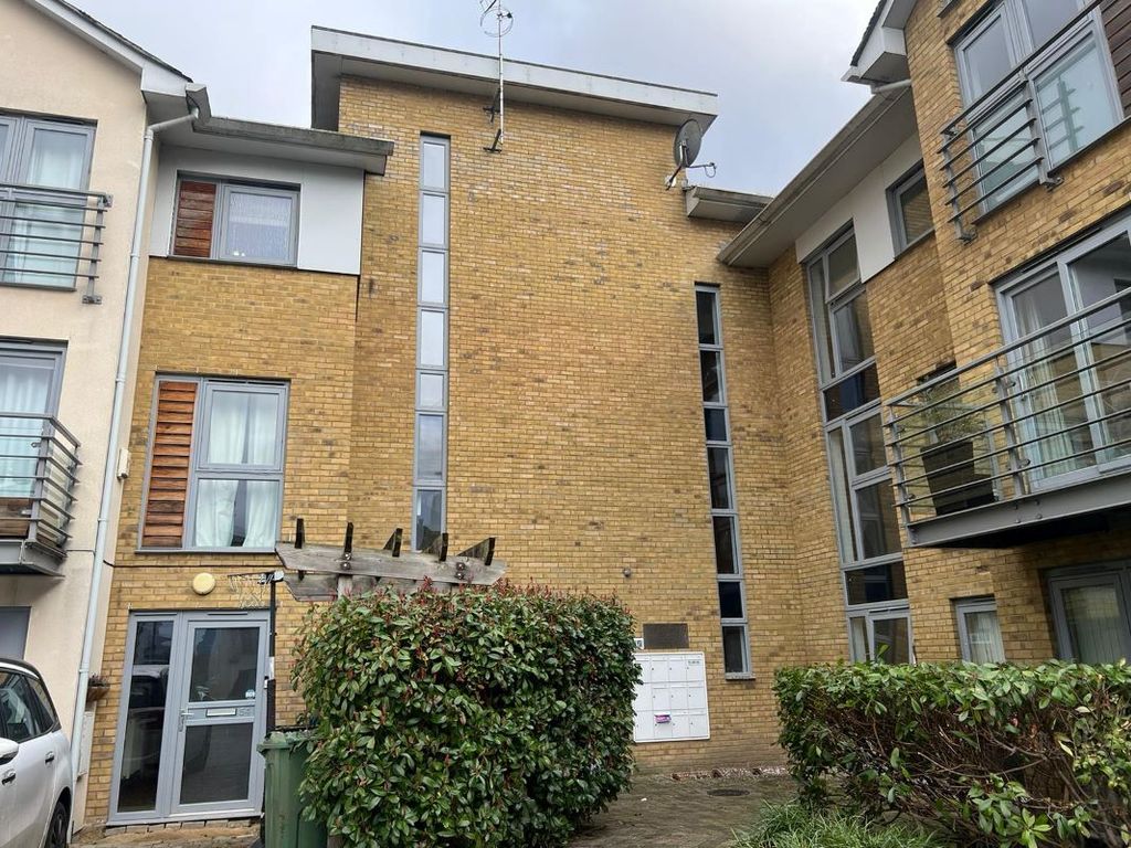 2 bed flat for sale in 61 Arundel Square, Maidstone, Kent ME15 Zoopla