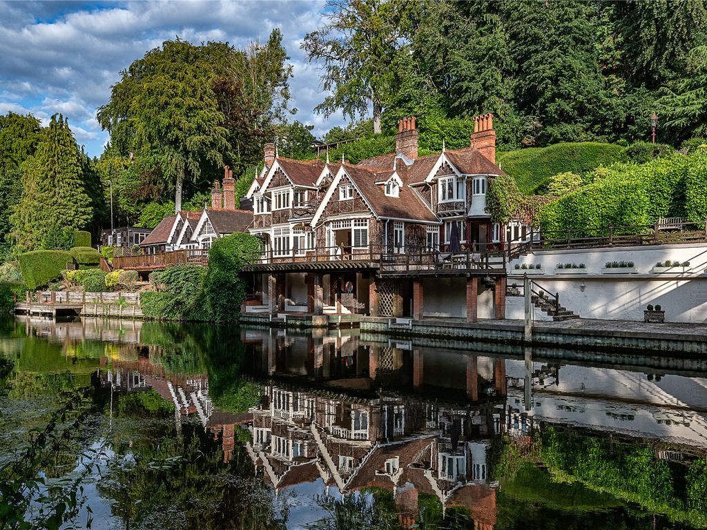 6 bed semidetached house for sale in Gibraltar Lane, Cookham