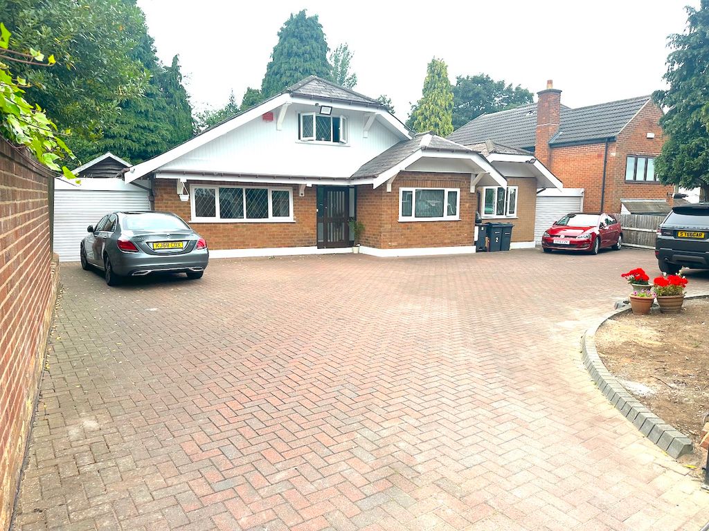 5 bed detached bungalow for sale in The Vale, Sparkhill, Birmingham