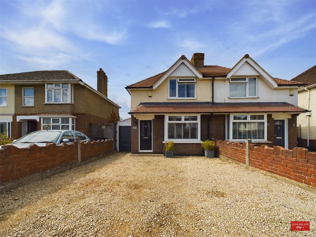 2 bed semidetached house for sale in Marlborough Road, Gloucester GL4 Zoopla
