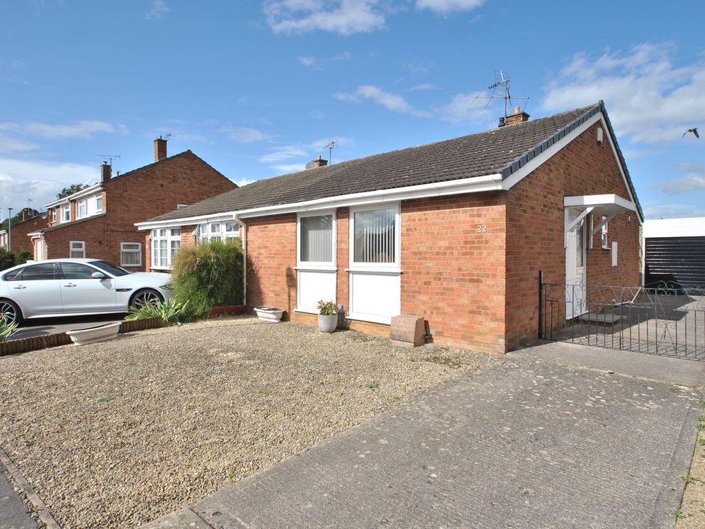 2 bed semidetached bungalow for sale in Read Way, Cleeve