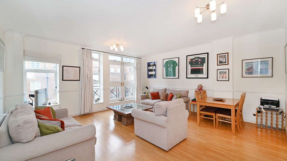 2 bed flat for sale in Devonhurst Place, Heathfield Terrace, London W4