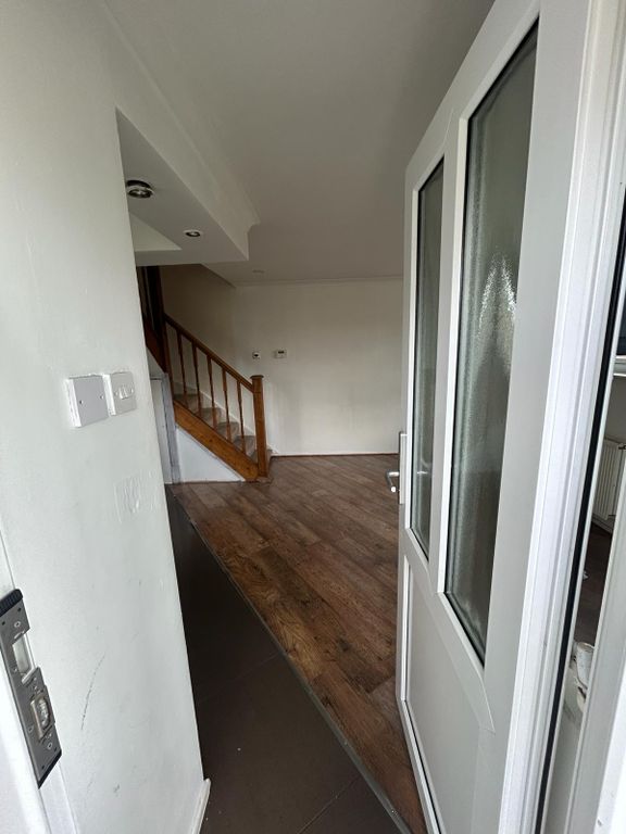 1 bed semidetached house to rent in Brussels Way, Luton LU3, £1,100