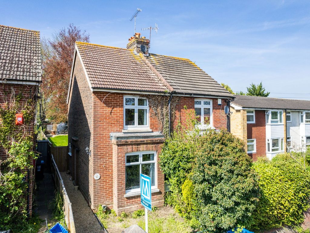 2 bed semidetached house for sale in Newchapel Road, Lingfield RH7, £375,000 Zoopla