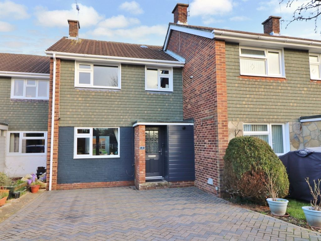 3 bed terraced house for sale in Bader Close, Hedge End, Southampton