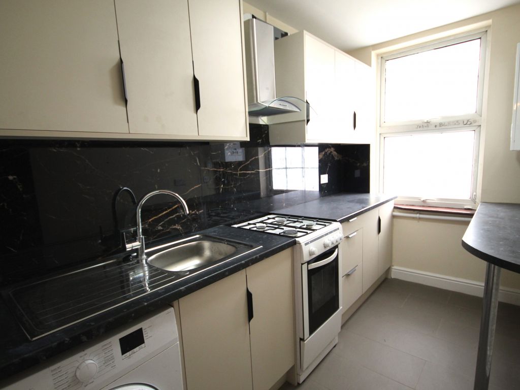 2 bed flat to rent in Ealing Road, Wembley, Middlesex HA0, £1,900 pcm