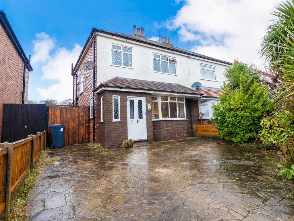 3 bed semidetached house for sale in Lexton Drive, Churchtown