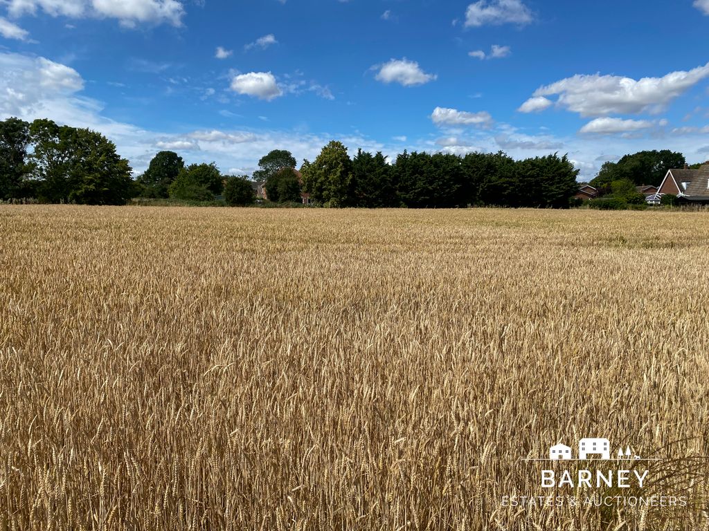 Land for sale in Colchester Road, Bures CO8, £25,000 Zoopla