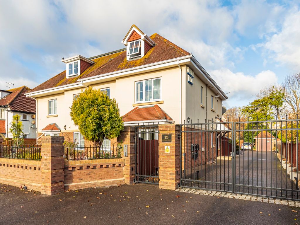 2 bed flat for sale in Rothesay Court, 15 Stuart Road, Highcliffe