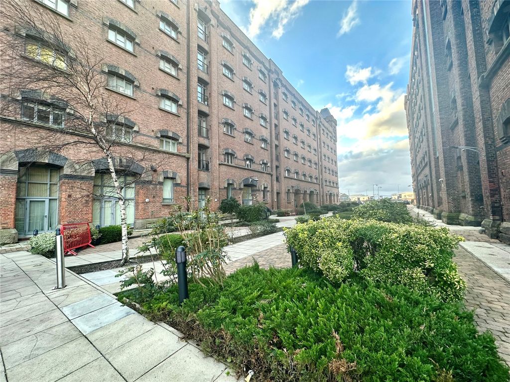 2 bed flat for sale in Dock Road, Birkenhead, Merseyside CH41, £120,000