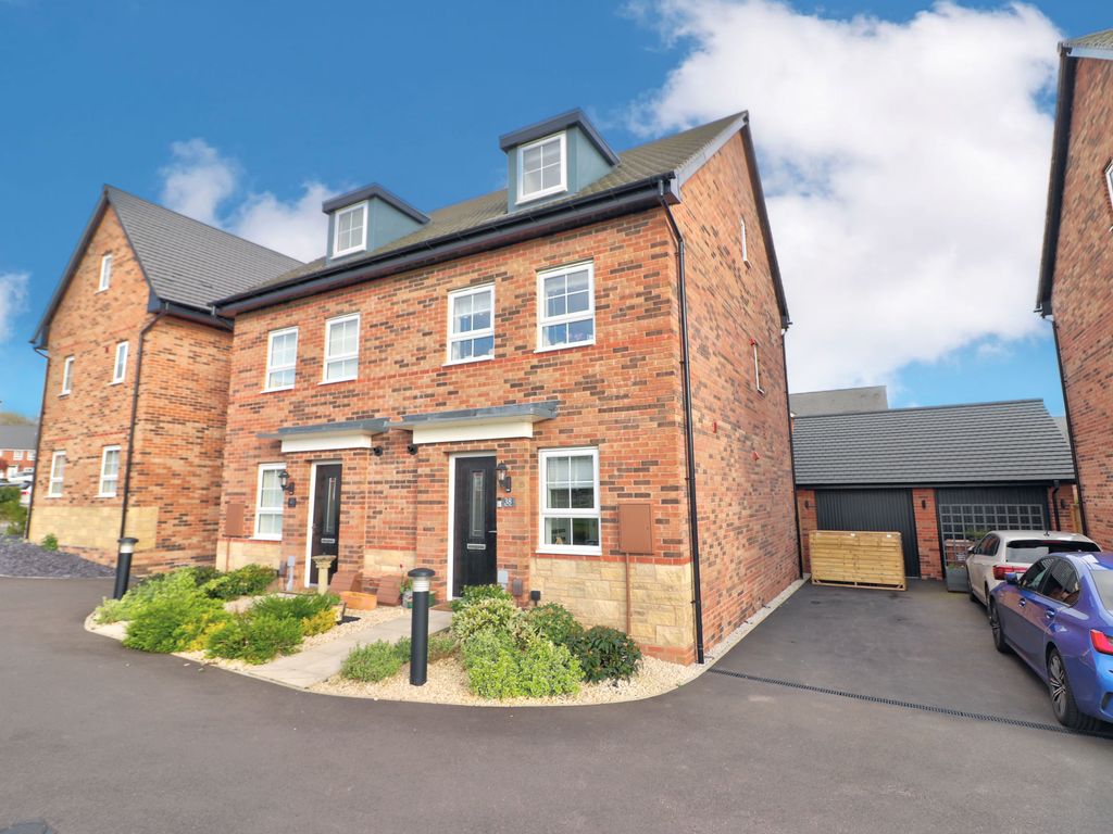 4 bed semidetached house for sale in Trent Way, Mickleover, Derby DE3