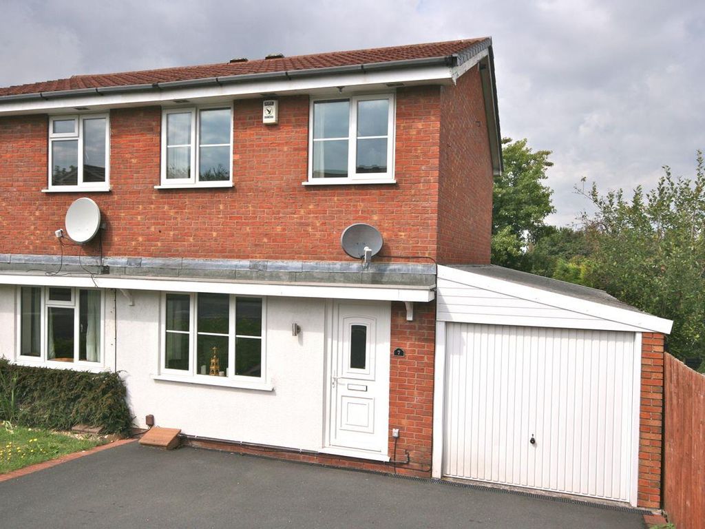 2 bed semidetached house to rent in Portobello Close, The Rock