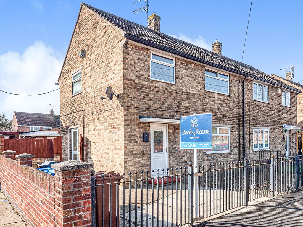 3 bed semidetached house for sale in Wadebridge Grove, Hull, East