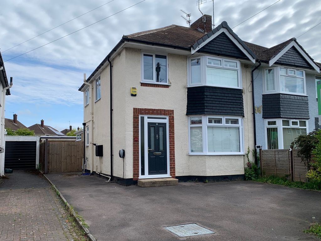 3 bed semidetached house for sale in Orchard Way, Cheltenham GL51, £
