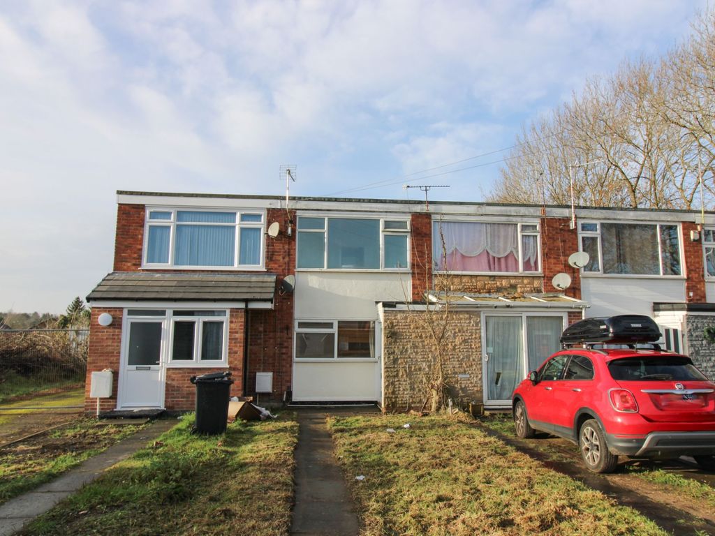 2 bed terraced house for sale in Telford Way, Leicester LE5, £160,000