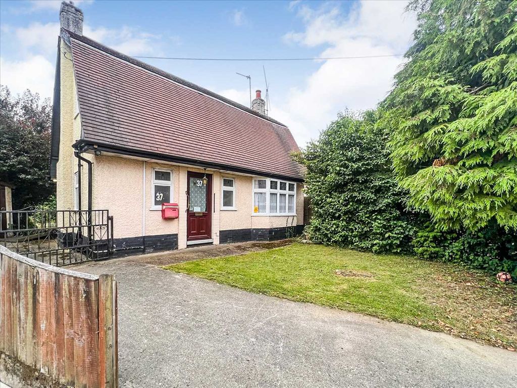 4 bed detached house for sale in Ashley Crescent, Keyworth, Nottingham