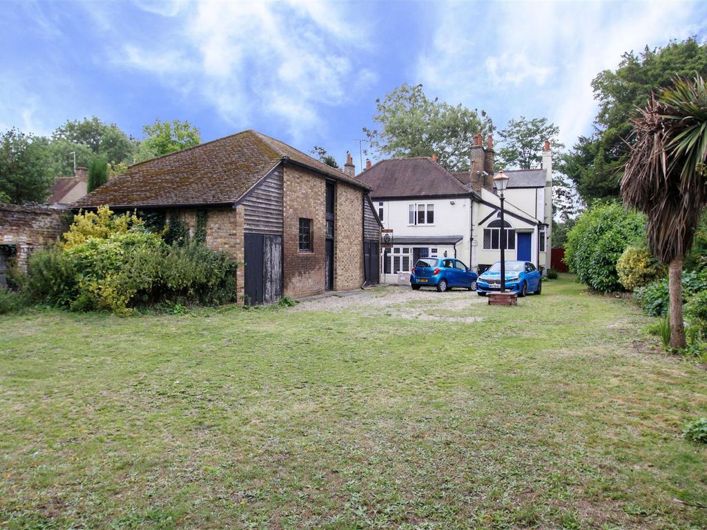 6 bed property for sale in Uxbridge Road, Hillingdon, Uxbridge UB10, £