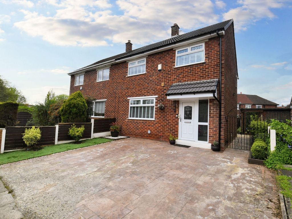 3 bed semidetached house for sale in Narbonne Avenue, Eccles M30, £
