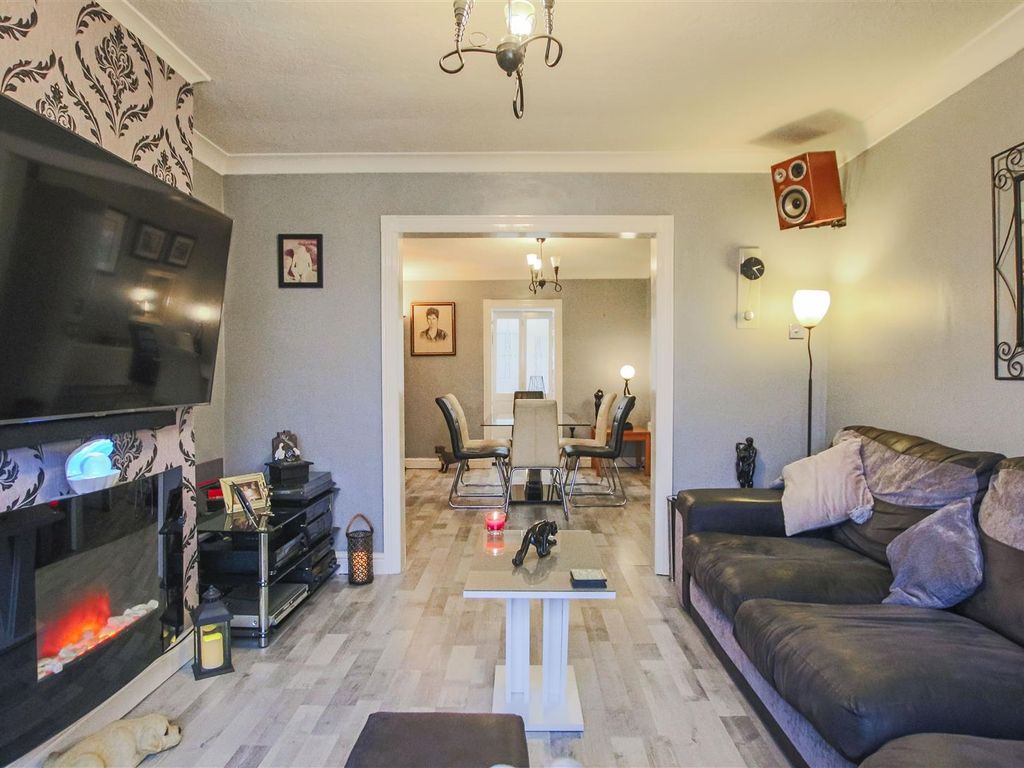 3 bed semidetached house for sale in Oxford Drive, Blackburn BB1, £