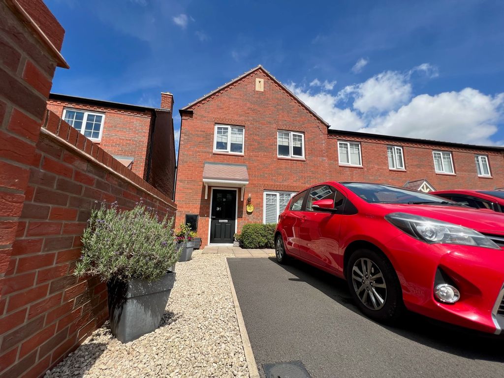 3 bed end terrace house for sale in Love Lane, Fradley, Lichfield WS13