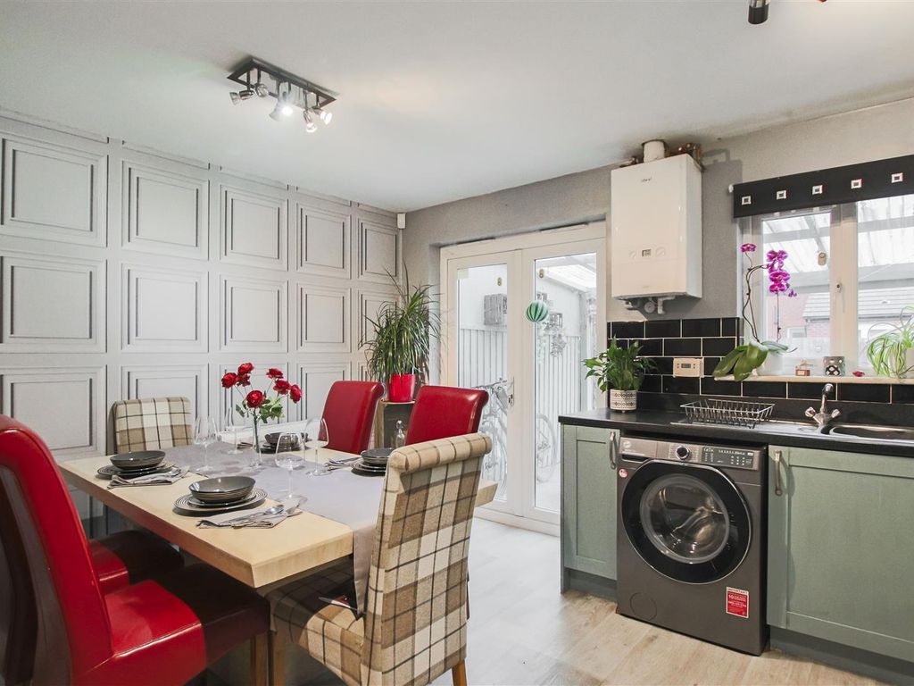 4 bed town house for sale in Newbold Hall Drive, Rochdale OL16, £