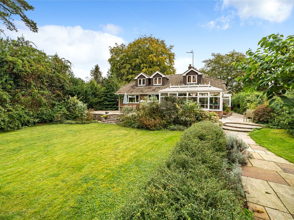 5 bed bungalow for sale in Beacon Hill, Hindhead, Surrey GU26, £800,000