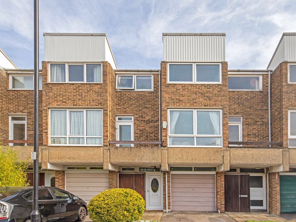 Deena Close, Queens Drive, London W3