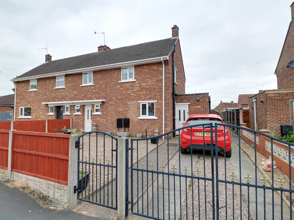 3 bed semidetached house for sale in Atkinson Avenue, Brigg DN20, £