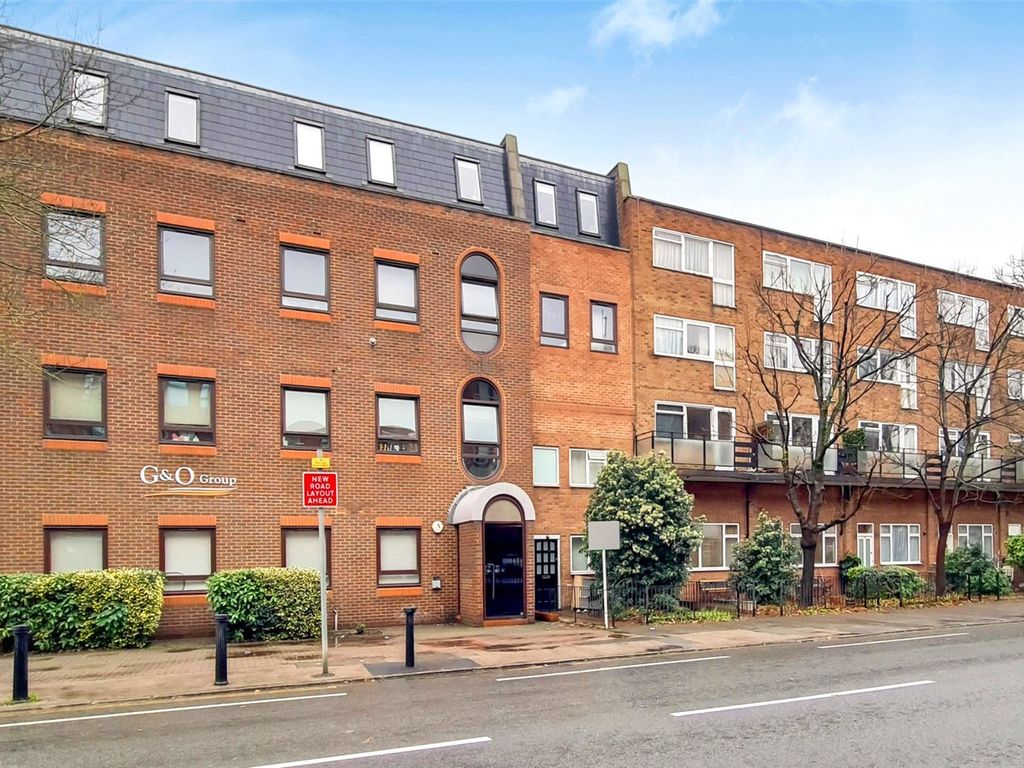 1 bed flat to rent in Coombe Road, New Malden KT3, £1,550 pcm Zoopla