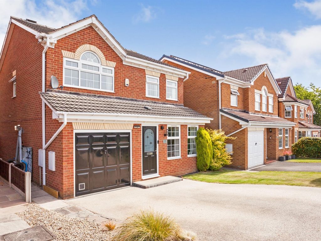 4 bed detached house for sale in The Mount, Wrenthorpe, Wakefield WF2