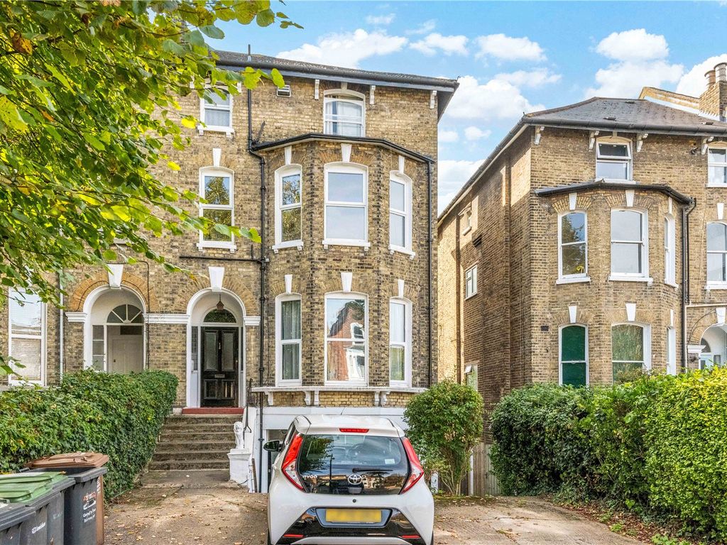 2 bed flat to rent in Burnt Ash Hill, Lee, Lewisham, London SE12, £