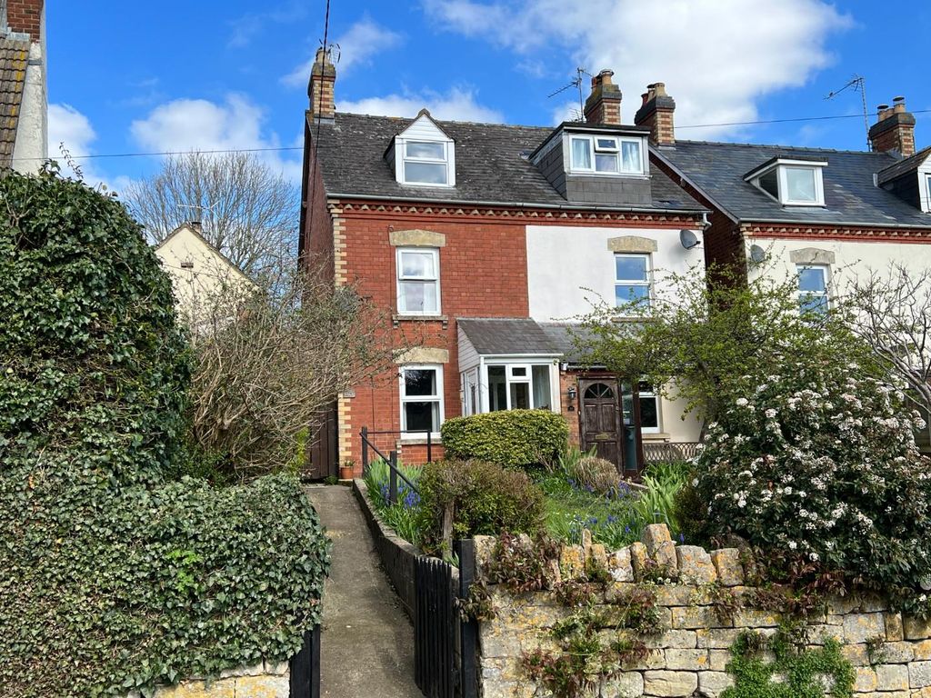 3 bed semidetached house for sale in Seven Waters, Leonard Stanley