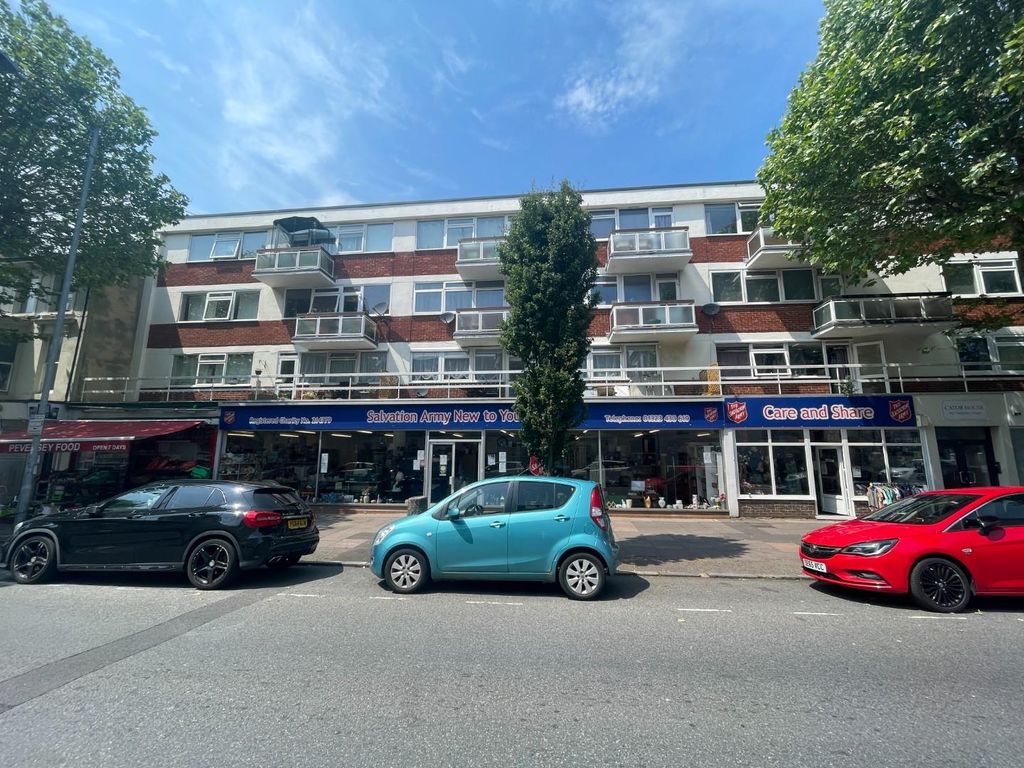 2 bed flat for sale in Pevensey Road, Eastbourne BN21, £139,950 Zoopla