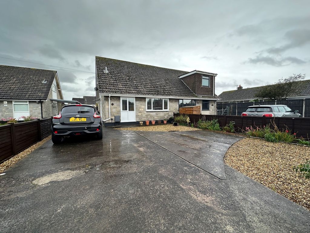 3 bed semidetached house for sale in Pinnocks Croft, Berrow, Burnham