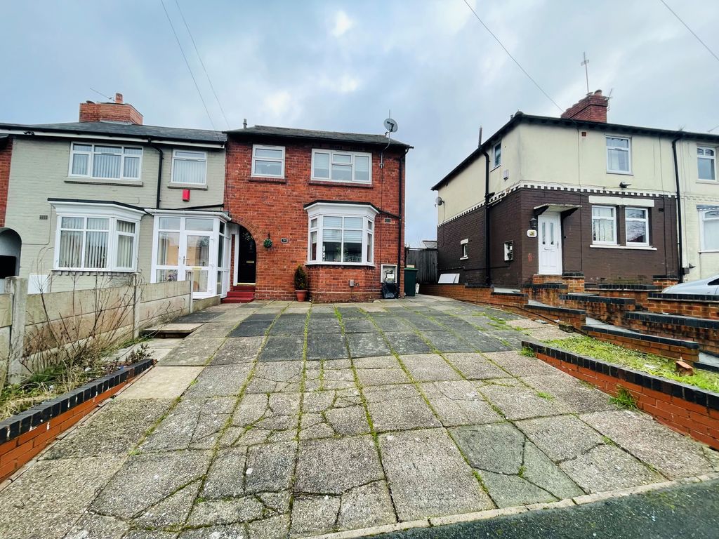 3 bed semidetached house for sale in Bristnall Hall Lane, Oldbury B68