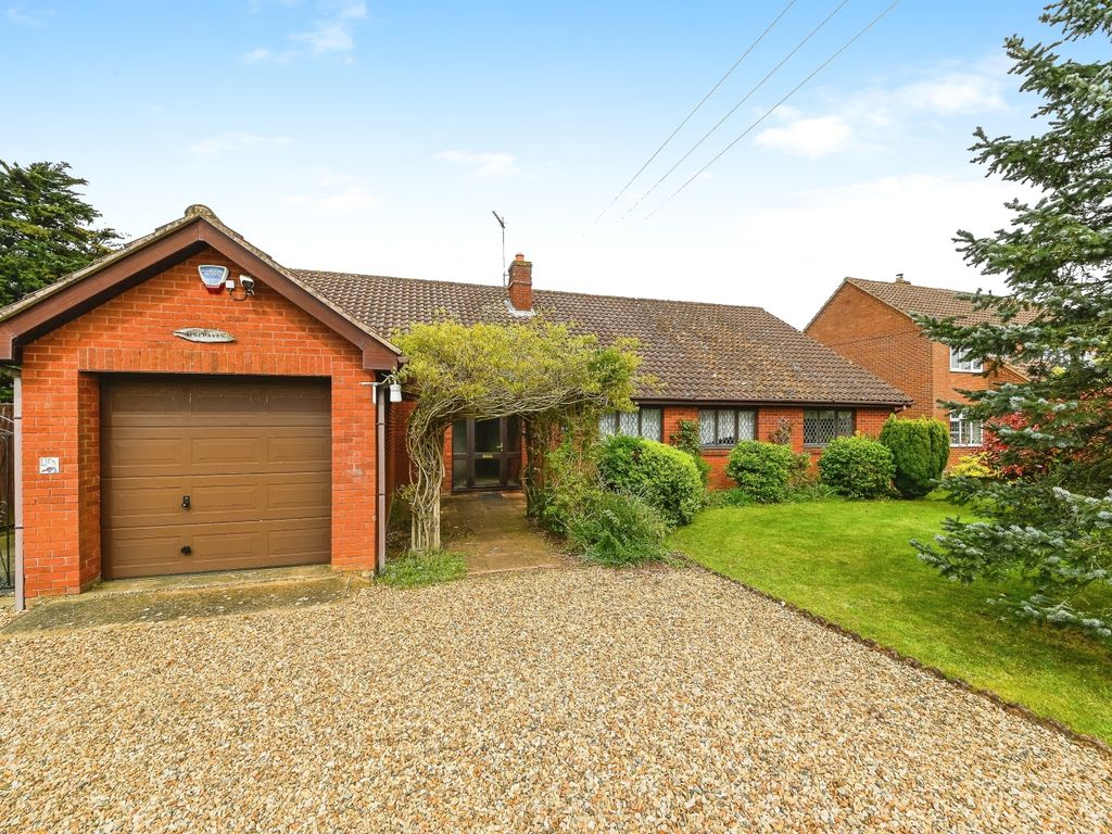 3 bed bungalow for sale in The Causeway, Stow Bridge, King's Lynn ...
