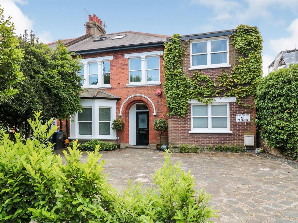 5 bed semidetached house for sale in Little Park Gardens, Enfield EN2