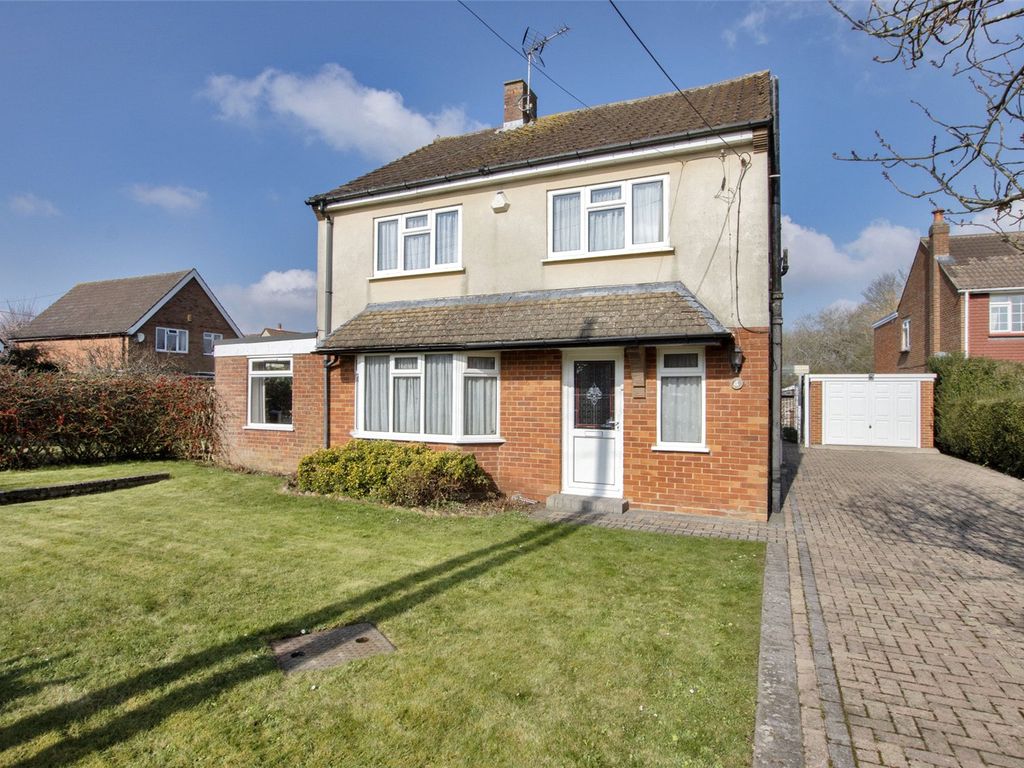 3 bed detached house for sale in Hadley Close, Meopham, Gravesend, Kent