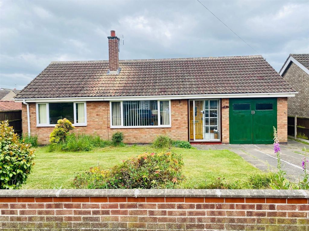 2 bed detached bungalow for sale in Dryden Avenue, Balderton, Newark