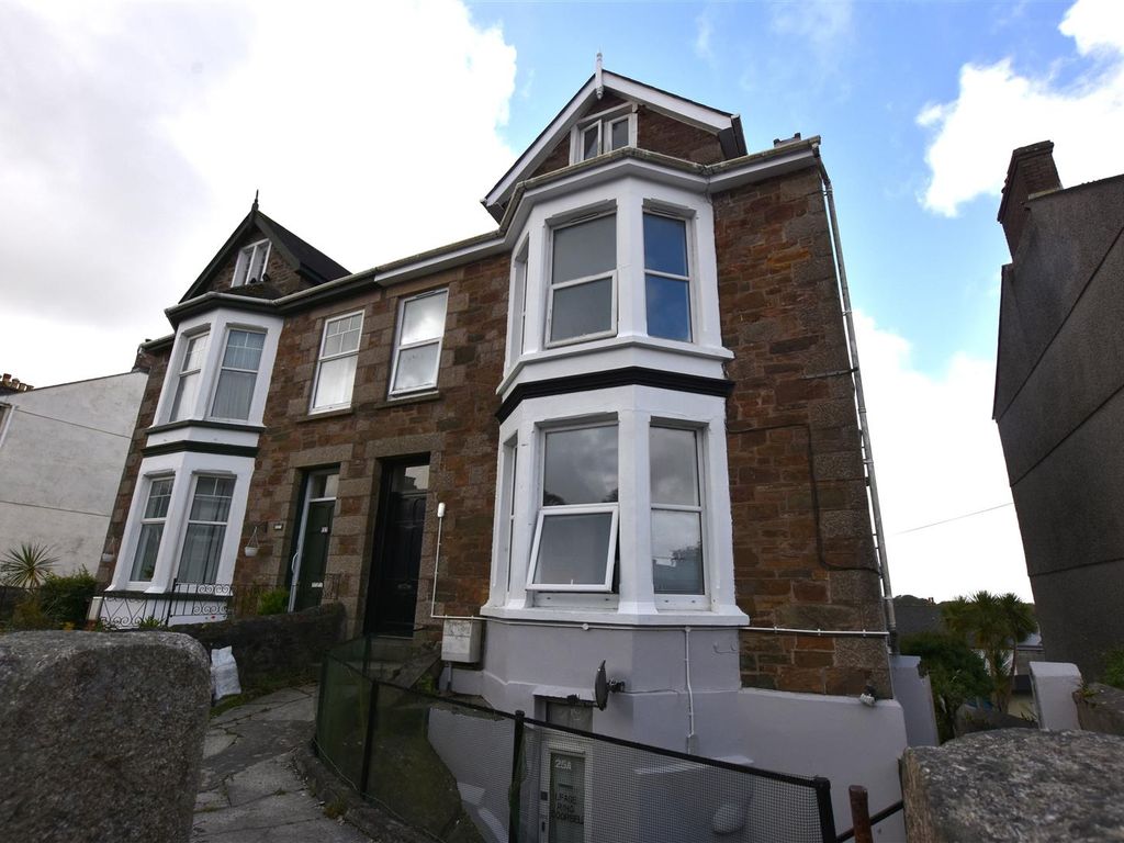 1 bed flat for sale in Albany Road, Redruth TR15, £85,000 Zoopla